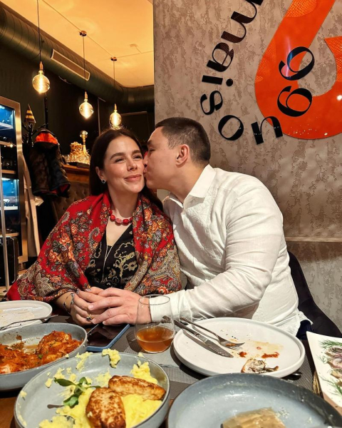 &laquo;Нашій сім'ї 3 роки&raquo;: Онуфрійчук показала фото з весілля із казахським бізнесменом