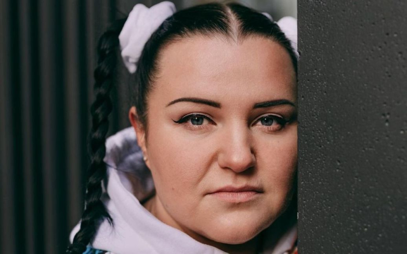 alyona alyona у сльозах повідомила про смерть близької людини