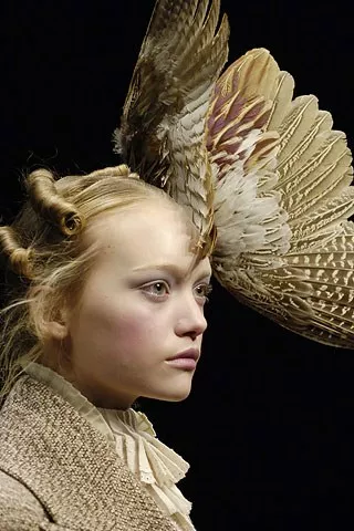 Б'юті-образи Alexander McQueen, які змінювали погляд на красу