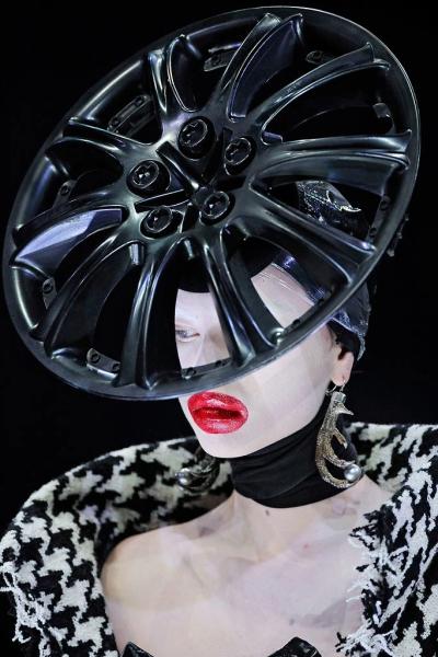 Б'юті-образи Alexander McQueen, які змінювали погляд на красу