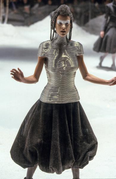 Б'юті-образи Alexander McQueen, які змінювали погляд на красу