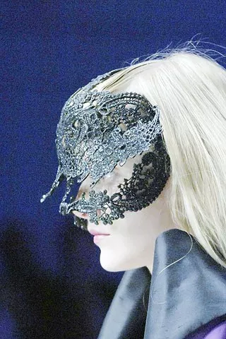 Б'юті-образи Alexander McQueen, які змінювали погляд на красу