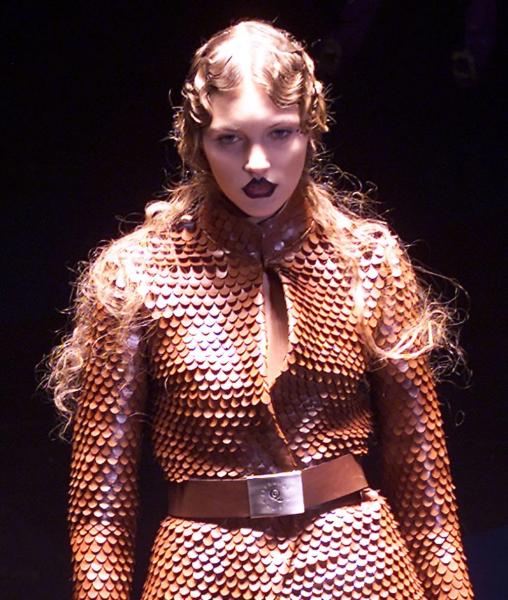 Б'юті-образи Alexander McQueen, які змінювали погляд на красу