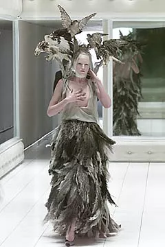 Б'юті-образи Alexander McQueen, які змінювали погляд на красу