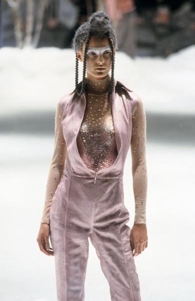 Б'юті-образи Alexander McQueen, які змінювали погляд на красу