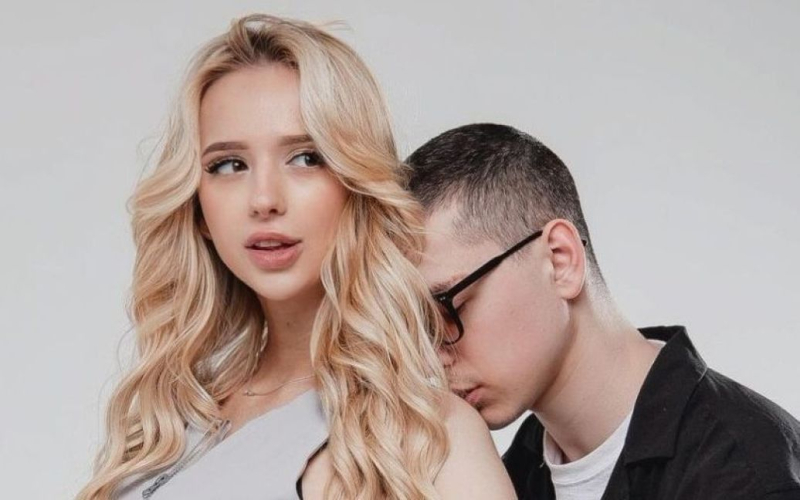 Відомий український співак вперше став батьком