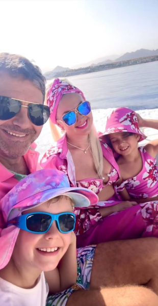 Катерина Бужинська показала, як відсвяткувала річницю шлюбу з чоловіком-іноземцем і дітьми