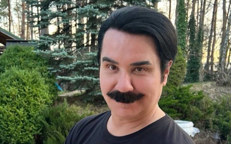 Павло Зібров показався поблизу свого заміського маєтку й зізнався, що зробив уперше