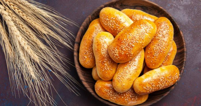 Пиріжки з яйцем і зеленою цибулею нашвидкуруч