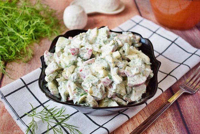 Салат з редискою і сиром