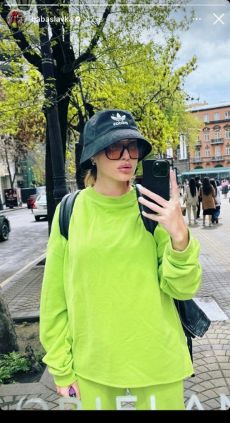 Слава Камінська вийшла на зв'язок після пластичних операцій і показала, який тепер має вигляд