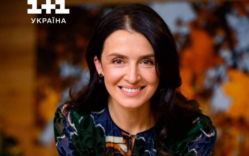 Валентина Хамайко розчулила фото з чоловіком і дітьми поблизу їхнього будинку