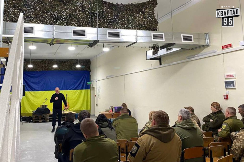Євген Кошовий показався на передовій і доправив допомогу нашим бійцям від "кварталівців"