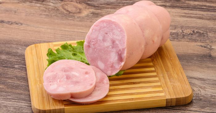 Домашня ковбаса зі свинини і курки &mdash; смачніша за магазинну