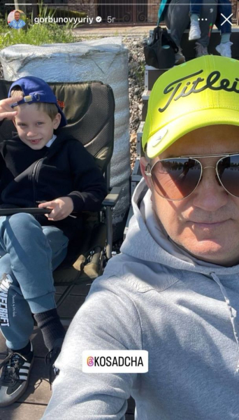 Катерина Осадча з чоловіком замилували, як з дітьми напередодні Великодня проводять час