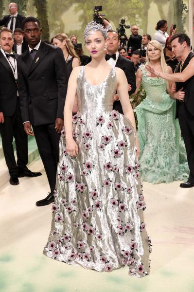 makijazh-amandi-sejfrid-dlja-met-gala-2024-jak-stvorjuvavsja-13f4e29-7976585-webp