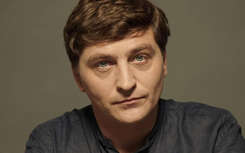 Відомий український актор розповів, як померла його мама і він у півтора року став напівсиротою