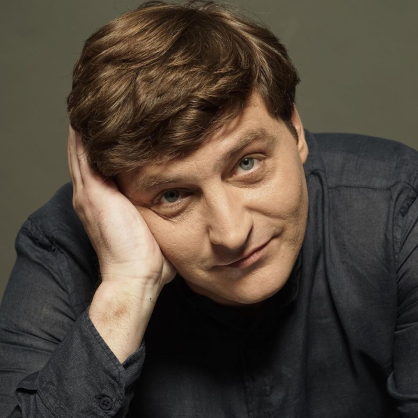Відомий український актор розповів, як померла його мама і він у півтора року став напівсиротою