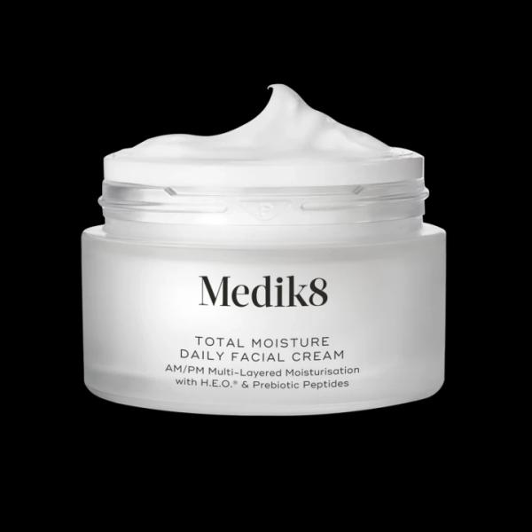 Зволожувальний крем, який потрібен усім: чому новинка Medik8 Total Moisture &mdash; головна покупка літа 2024