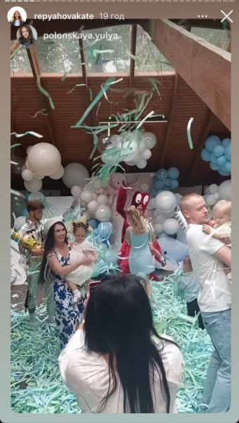 Віктор Павлік показав рідкісне фото з тещею-красунею та як вся родина день народження сина святкувала