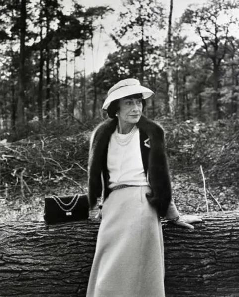 У всіх на вустах: історії легендарних помад. CHANEL