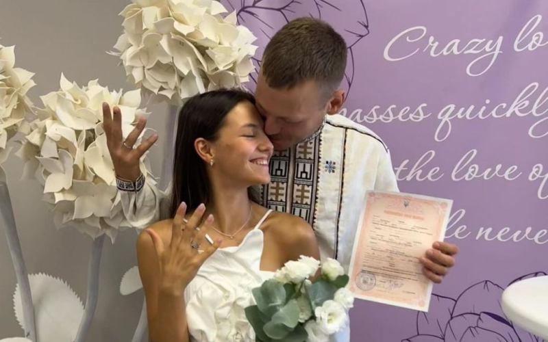 Зірка "Кріпосної" вийшла заміж за відомого актора-військового і показала фото з весілля