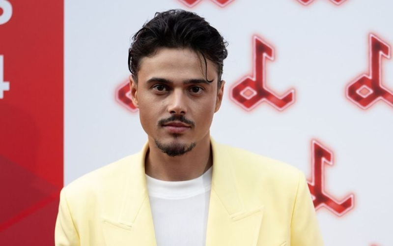 ALEKSEEV неочікувано став блондином та змінився до невпізнаваності