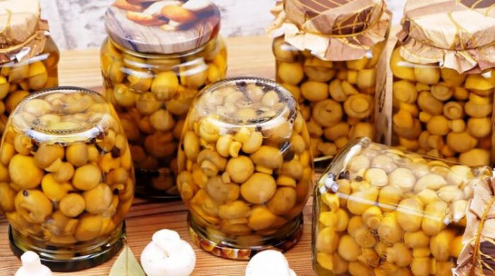 Мариновані гриби: швидкий рецепт