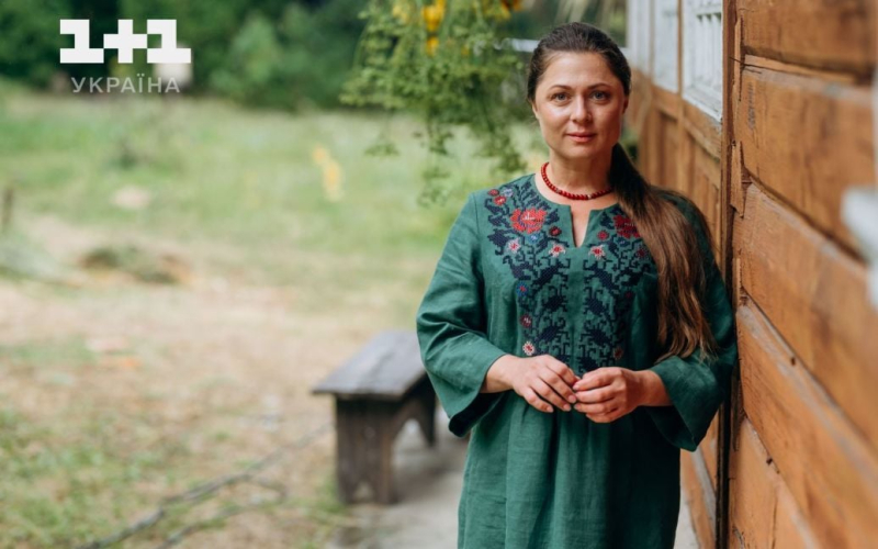Відома акторка шокувала, як окупанти зруйнували дім її бабусі на Херсонщині: "Вигорають цілі вулиці"