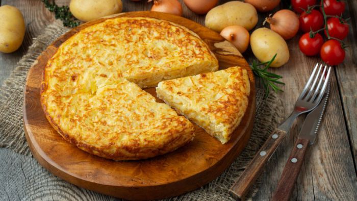 Картопляний омлет з фаршем
