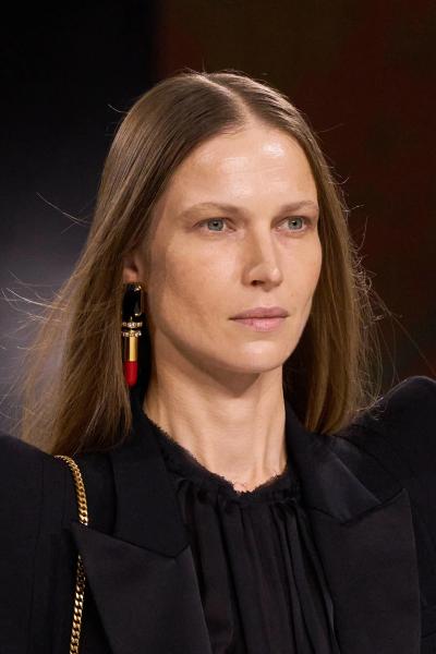 Краса перемагає: beauty-засоби &mdash; головні герої Balmain весна-літо 2025