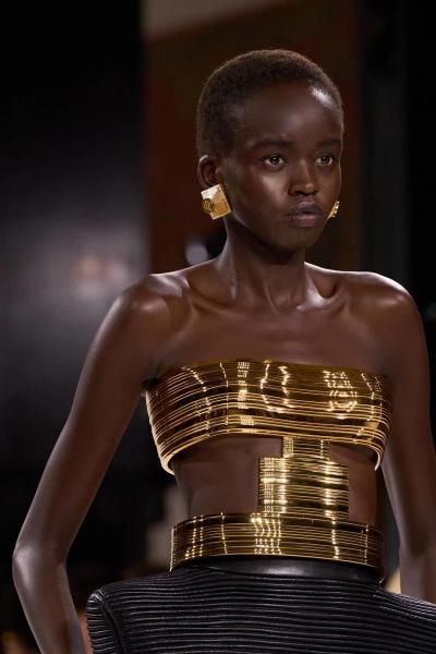 Краса перемагає: beauty-засоби &mdash; головні герої Balmain весна-літо 2025
