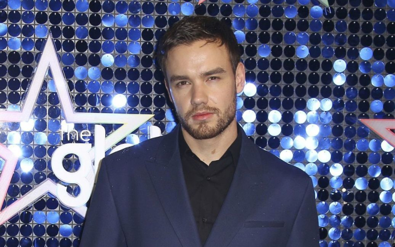 Трагічна смерть Ліама Пейна з One Direction: ЗМІ шокували фото з кімнати готелю, звідки випав співак