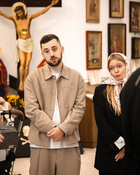 Зірка "Жіночого Кварталу" похрестила 7-місячного первістка й показала фото з таїнства у храмі