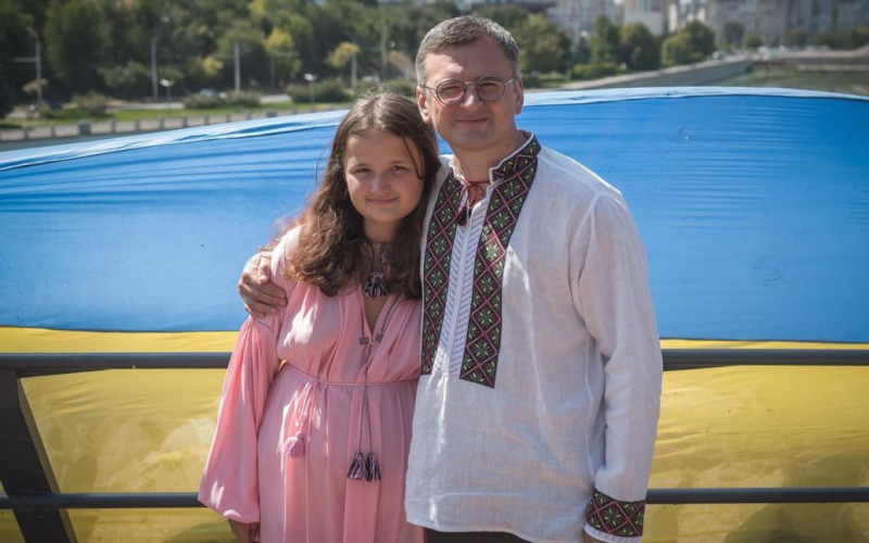Дмитро Кулеба зізнався, де зараз його 18-річний син і 13-річна донька та чим вони займаються