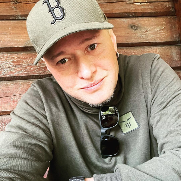 Лідер "Бумбоксу" Хливнюк відповів, що буде з "Вахтерами" та іншими російськомовними піснями гурту