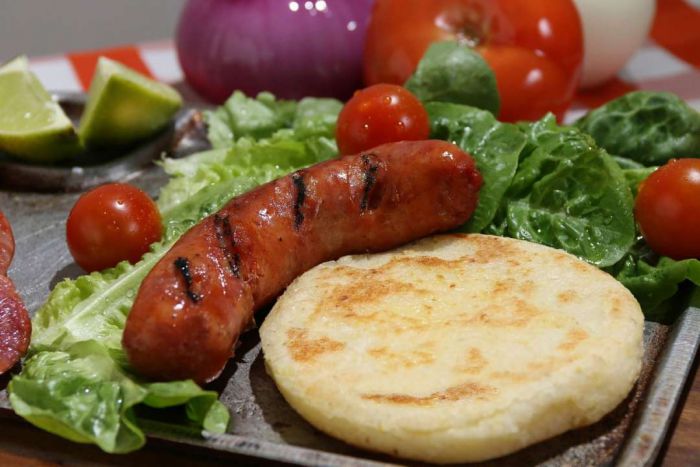 Рецепт коржиків з ковбасою і копченою моцарелою