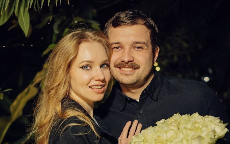 Відомий український комік Роман Щербан освідчився коханій: "Цей день настав"