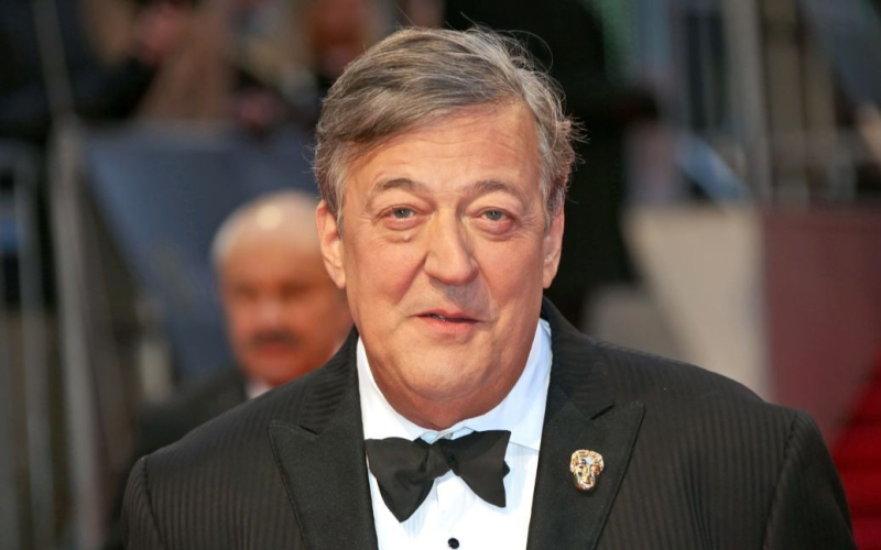 67-річний актор Стівен Фрай замилував фото з молодшим обранцем: яким було весілля пари