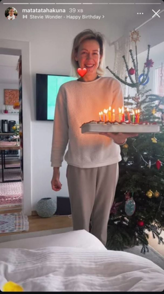 Донька Олени Мозгової показала, як кохана зі своїми дітьми ніжно привітала її з 31-річчям