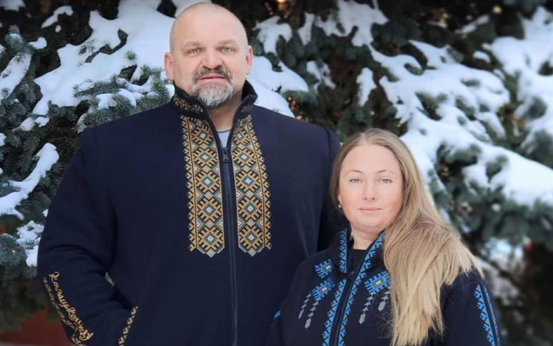 Василь Вірастюк офіційно розлучився і зізнався, чому не одружується з матір'ю молодших синів