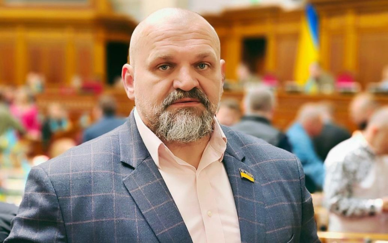 Василь Вірастюк вперше повністю показав молодшу на 11 років кохану &ndash; маму свого четвертого сина
