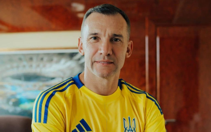 Андрій Шевченко вперше за тривалий час показався з мамою і привітав її з особливим святом