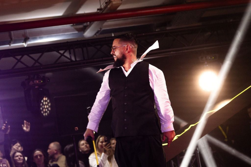 Давав дітям мікрофон і змусив присутніх плакати: як минув закритий концерт MONATIK в Києві