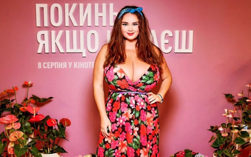 Модель з 15 розміром грудей Кузнєцова розкрила свої заробітки і скільки їй приносить OnlyFans