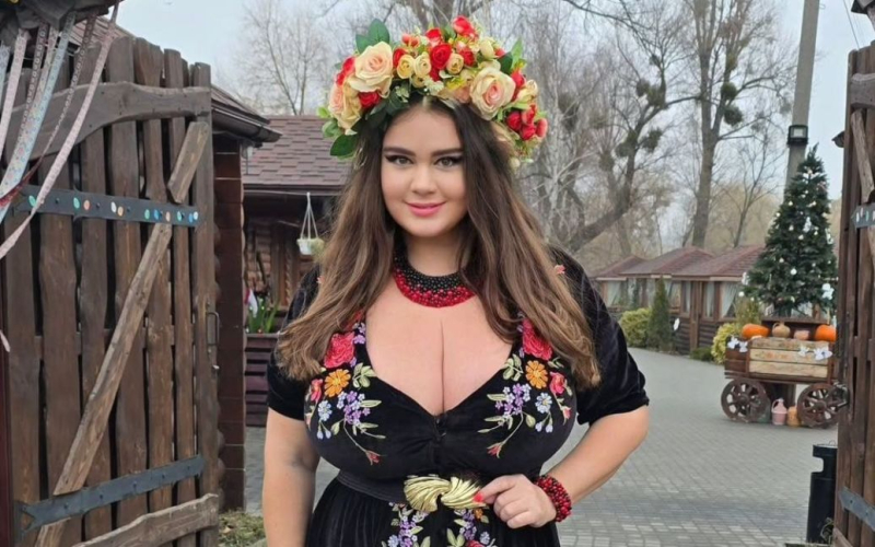 Модель з 15 розміром грудей Кузнєцова розповіла про роман з одруженим: "Дружина приходила мене бити"