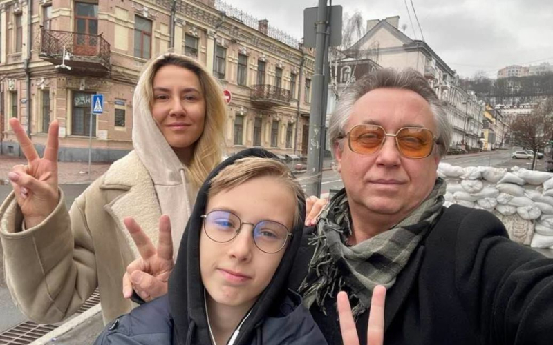 Режисер Семен Горов висловився про 14-річного сина і чи планує вивозити його за кордон під час війни