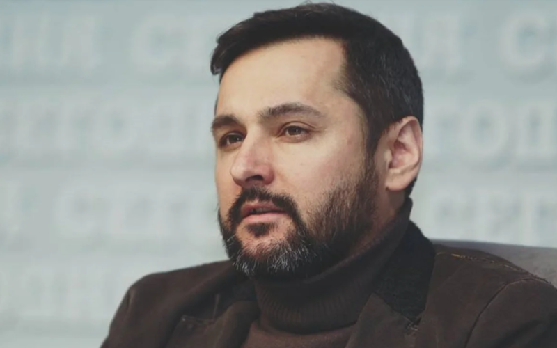 Андрій Білоус на тлі гучного секс-скандалу повернувся до роботи в Молодому театрі