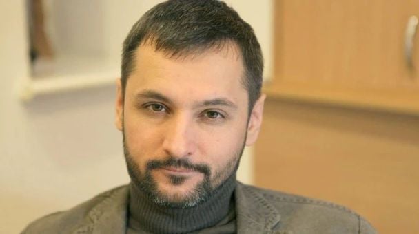 Андрій Білоус на тлі гучного секс-скандалу повернувся до роботи в Молодому театрі