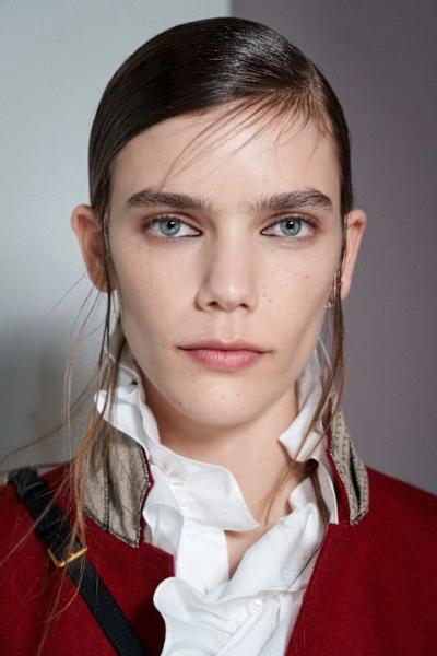Як створювалися б'юті-образи Dior осінь-зима 2025/26